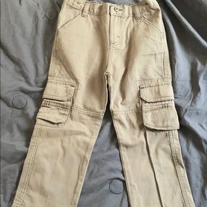 Never worn Khaki cargo pants (5T)